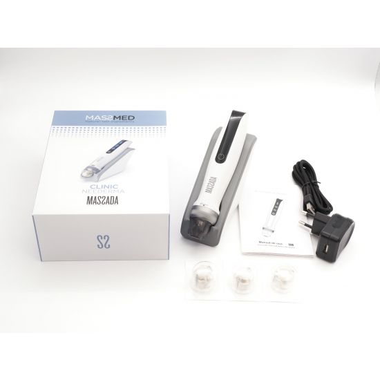 Massmed Clinic Neederma combineert microneedling, EMS, elektroporatie en LED-licht in één innovatief apparaat